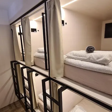 Albergue Cabin Hostel *