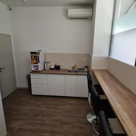 Cabin Hostel 호스텔 류블랴나